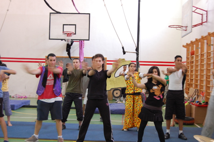 من تدريبات المدرسة الصيفية التي تقيمها 