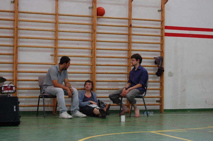 من تدريبات المدرسة الصيفية التي تقيمها 