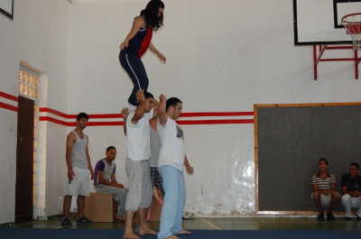 من تدريبات المدرسة الصيفية التي تقيمها 