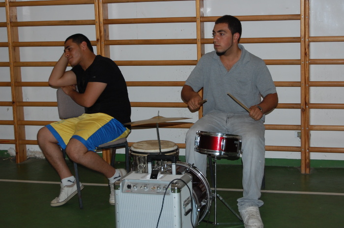 من تدريبات المدرسة الصيفية التي تقيمها 