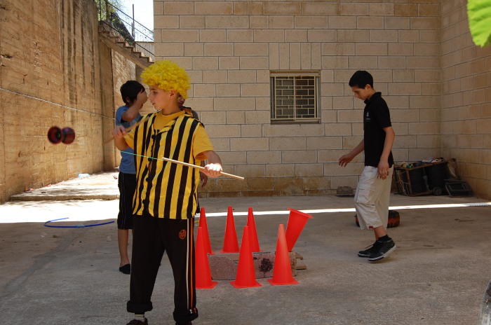 من تدريبات المدرسة الصيفية التي تقيمها 