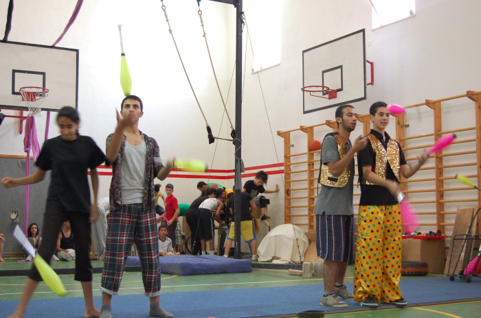 من تدريبات المدرسة الصيفية التي تقيمها 