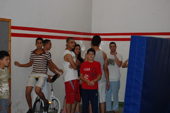 من تدريبات المدرسة الصيفية التي تقيمها 