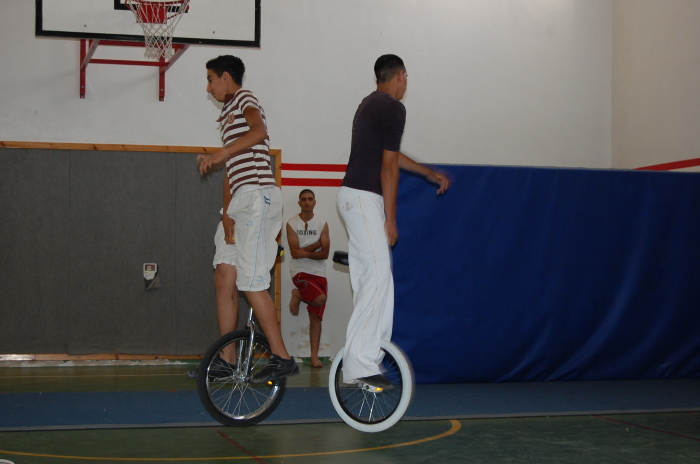 من تدريبات المدرسة الصيفية التي تقيمها 