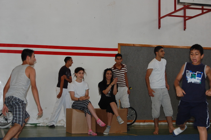 من تدريبات المدرسة الصيفية التي تقيمها 