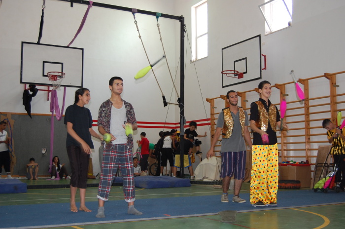 من تدريبات المدرسة الصيفية التي تقيمها 