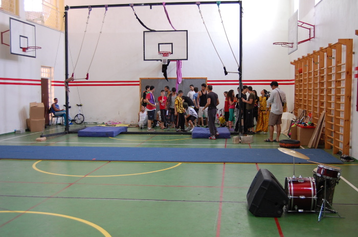 من تدريبات المدرسة الصيفية التي تقيمها 