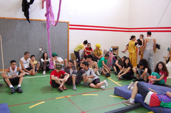 من تدريبات المدرسة الصيفية التي تقيمها 