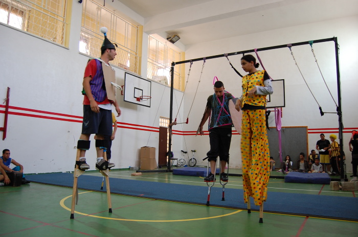 من تدريبات المدرسة الصيفية التي تقيمها 