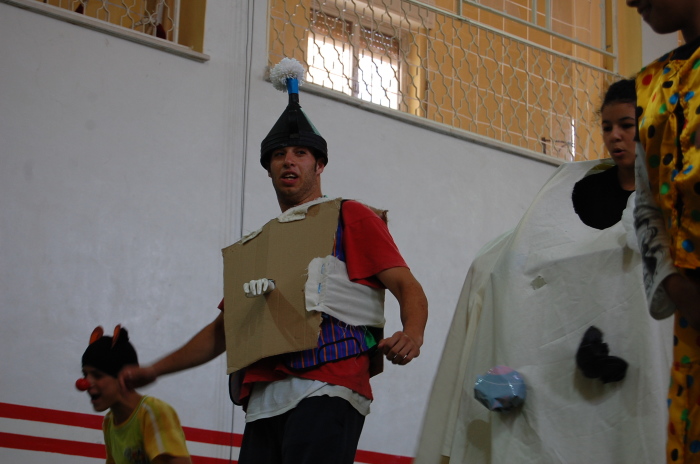 من تدريبات المدرسة الصيفية التي تقيمها 