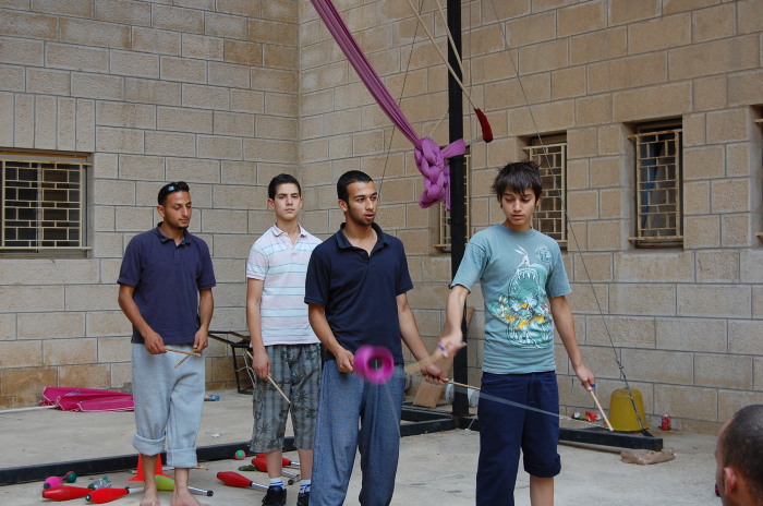 من تدريبات المدرسة الصيفية التي تقيمها 