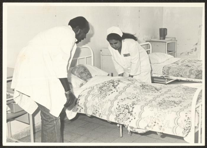 ممرضان ومريضة، بيت جالا، 1950-60