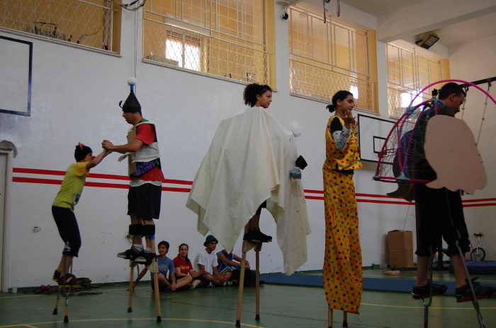 من تدريبات المدرسة الصيفية التي تقيمها 