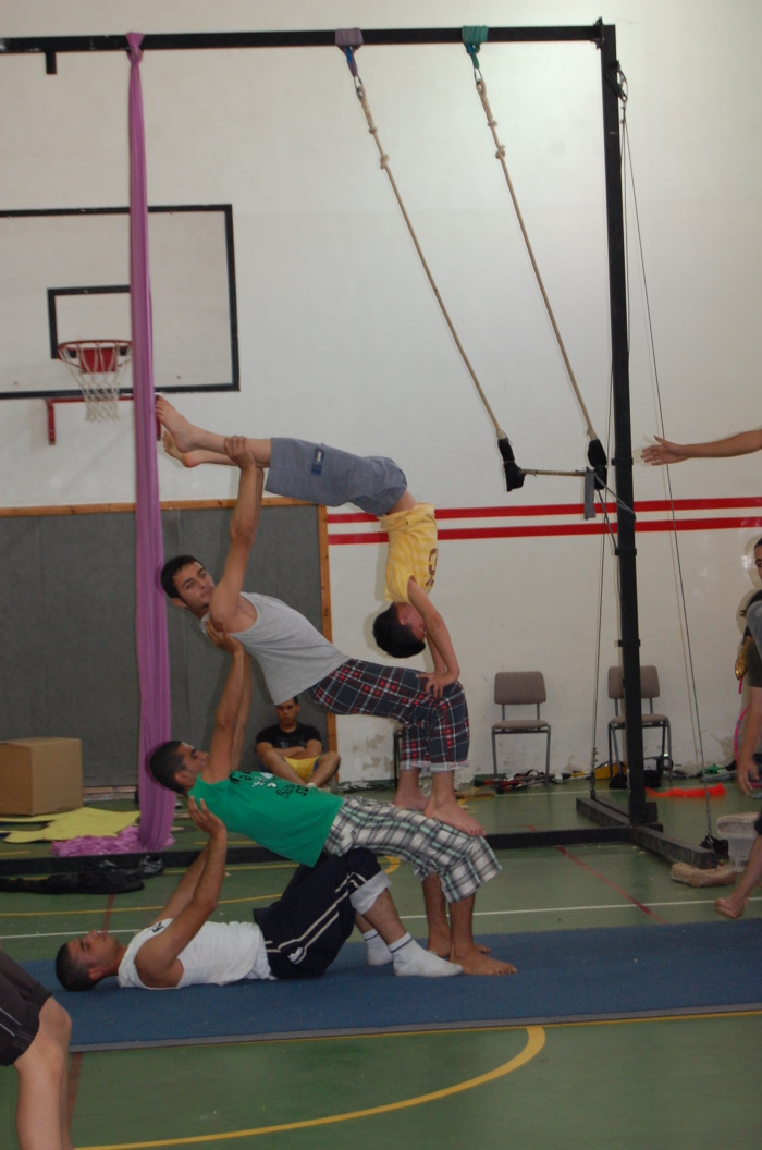 من تدريبات المدرسة الصيفية التي تقيمها 