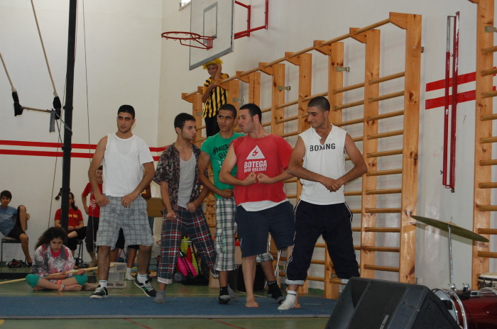 من تدريبات المدرسة الصيفية التي تقيمها 