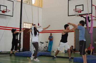 من تدريبات المدرسة الصيفية التي تقيمها 