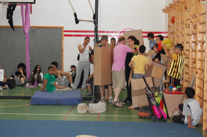 من تدريبات المدرسة الصيفية التي تقيمها 