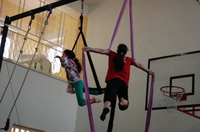 من تدريبات المدرسة الصيفية التي تقيمها 