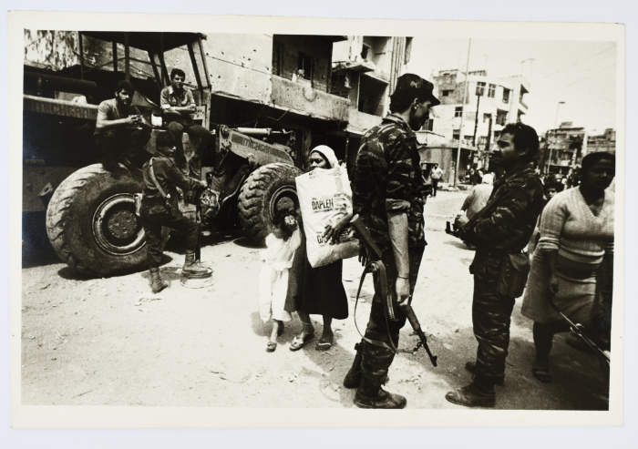 قوات البعث في مخيم للاجئين الفلسطينيين، لبنان، 1985- 1986