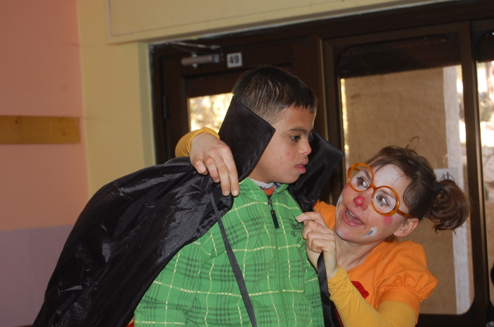 Clowns Without Borders in Jabal al-Nijmeh<br />
 