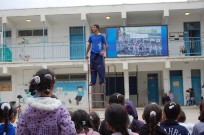 "أحلام للبيع"، مدرسة سيرك فلسطين، مدرسة بنات الأمعري
