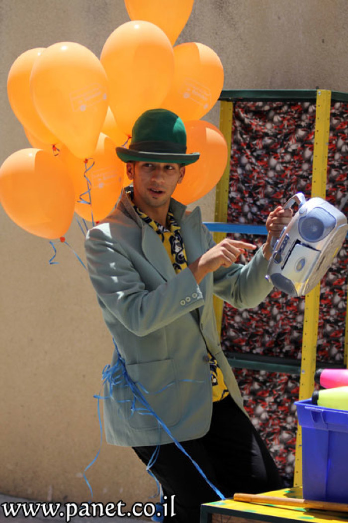 عرض لفرقة مدرسة سيرك فلسطين في المركز الثقافي الألماني الفرنسي 