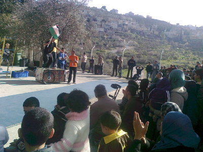 عرض فرقة "مدرسة سيرك فلسطين" في قرية  بتير