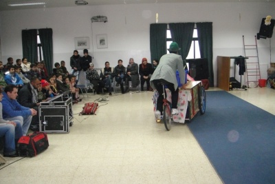 "أحلام للبيع"، مدرسة سيرك فلسطين، مركز غراس الثقافي
