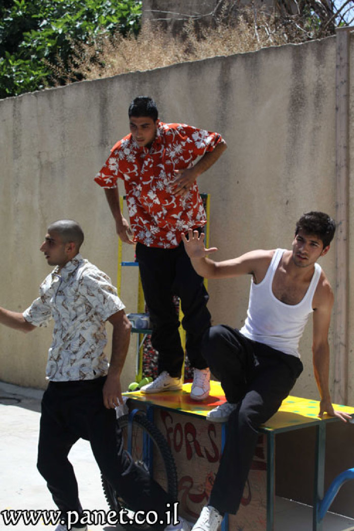 عرض لفرقة مدرسة سيرك فلسطين في المركز الثقافي الألماني الفرنسي 