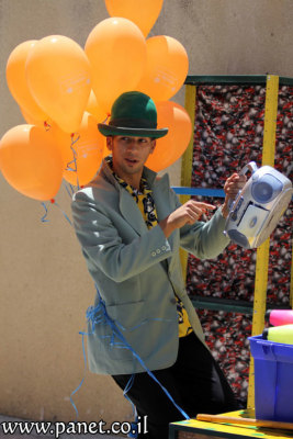 عرض لفرقة مدرسة سيرك فلسطين في المركز الثقافي الألماني الفرنسي 