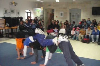 "أحلام للبيع"، مدرسة سيرك فلسطين، مركز غراس الثقافي
