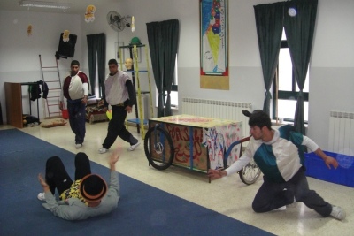 "أحلام للبيع"، مدرسة سيرك فلسطين، مركز غراس الثقافي
