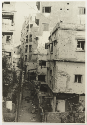 زقاق في مخيم للاجئين الفلسطينيين، لبنان