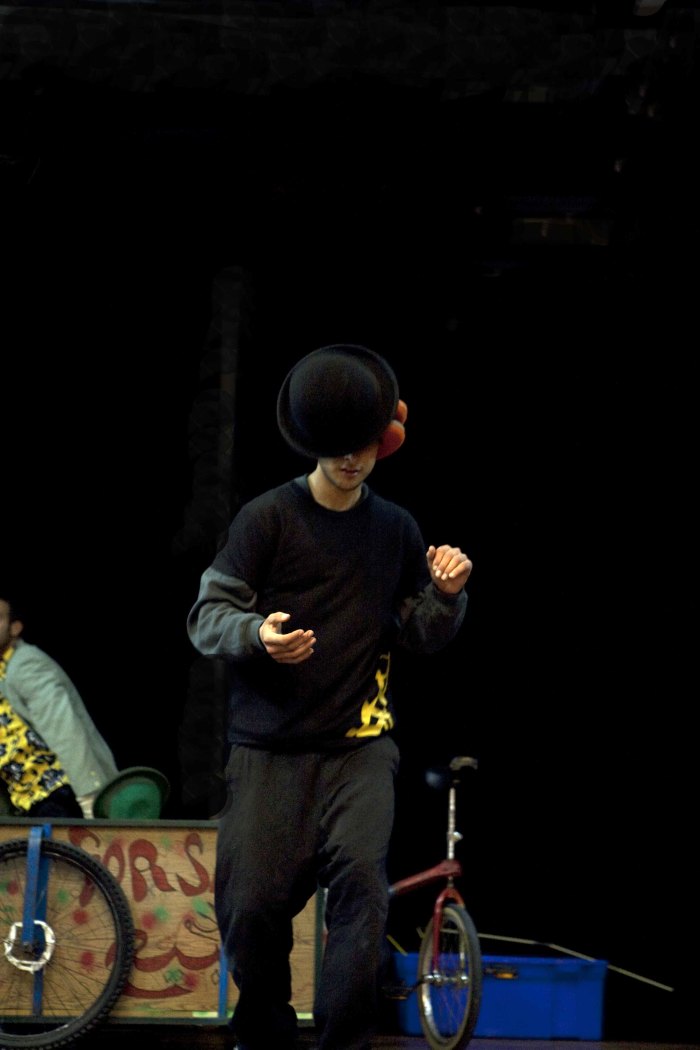 'Dreams for Sale', the Palestinian Circus School, at Saint Joseph School in Ramallah, 2010    <br />
 