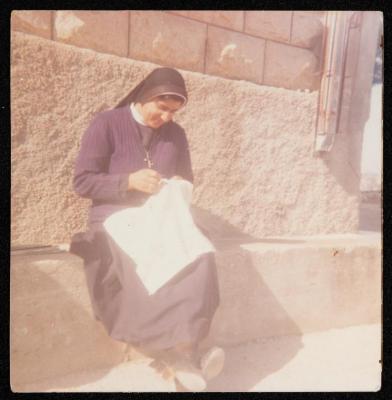 راهبة من عائلة جريس عبدالله، بيرزيت، مطلع ستينيات القرن العشرين