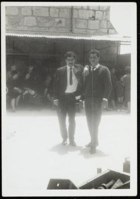 بديع عبدالله مع صديقه، بيرزيت، مطلع ستينيات القرن العشرين