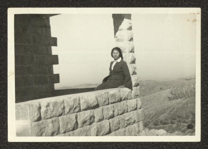 جليلة عبدالله، بيرزيت، مطلع أربعينيات القرن العشرين