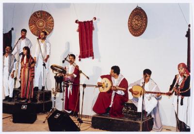 El-Funoun Popular Troupe in Birzeit University, the 1990s