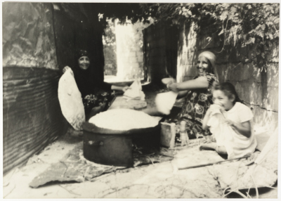  نسوة فلسطينيات، مخيم الرشيدية