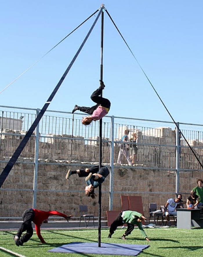 جولة السيرك المتنقل لمدرسة سيرك فلسطين