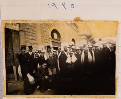 صورة جماعية لعدد مع الطلاب برفقة أساتذتهم، 1935