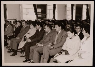 مجموعة من الحضور في احتفال لمركز تدريب المعلمين، رام الله، ستينيات القرن العشرين