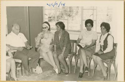 حفل تخريج طالبات الصف الثالث الإعدادي في مدرسة بنات بيرزيت، 1972
