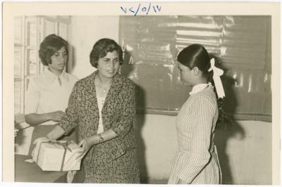 حفل تخريج الصف الثالث الإعداي في مدرسة بنات بيرزيت، 1972 