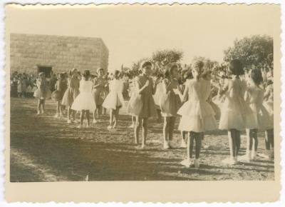 فعاليات اليوم الرياضي في إحدى مدارس بيت جالا، 20 أيار 1960
