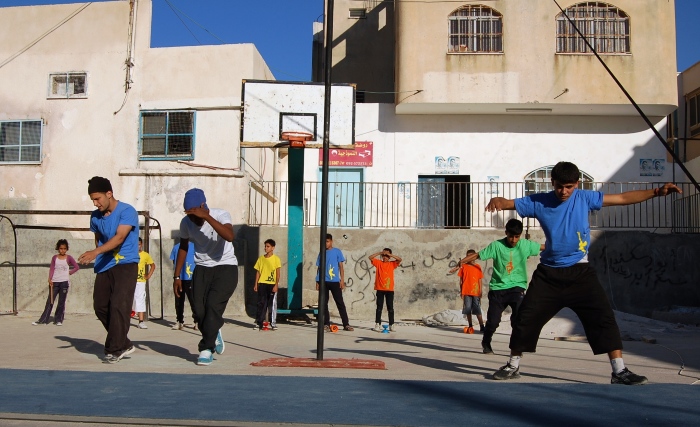 ملمح من يوم مفتوح نفتذه مدرسة سيرك فلسطين في مخيم الفارعة للاجئين الفلسطينيين