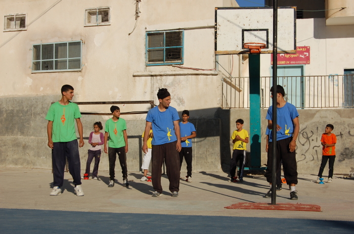 ملمح من يوم مفتوح نفتذه مدرسة سيرك فلسطين في مخيم الفارعة للاجئين الفلسطينيين