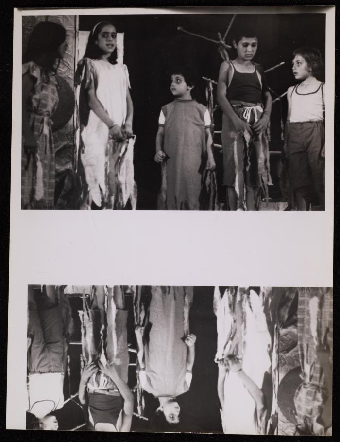 مشهد من مسرحية 