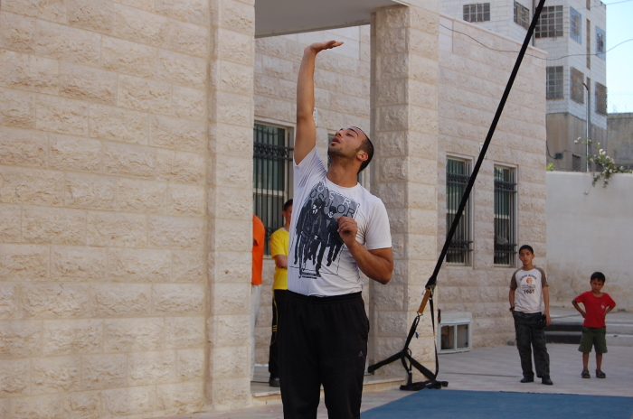 ملمح من يوم مفتوح نفذته مدرسة سيرك فلسطين في الخليل