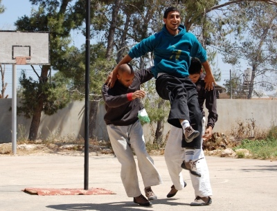 صورة من يومٍ مفتوح لمدرسة سيرك فلسطين في جنين، 2012
